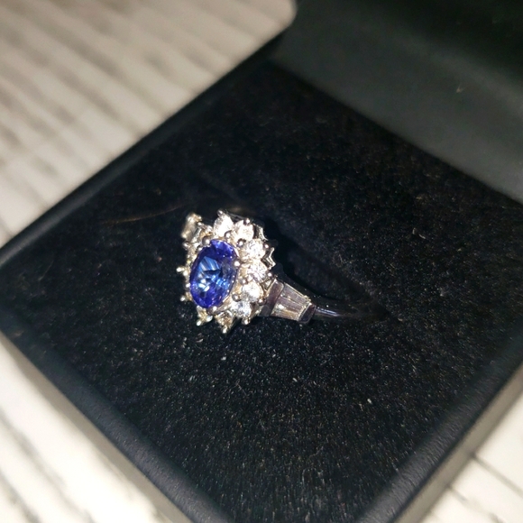 Exquisite Tanzanite & White Zircon - Picture 2 of 5